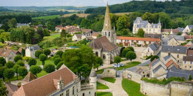 Vue sur le village < Septmonts