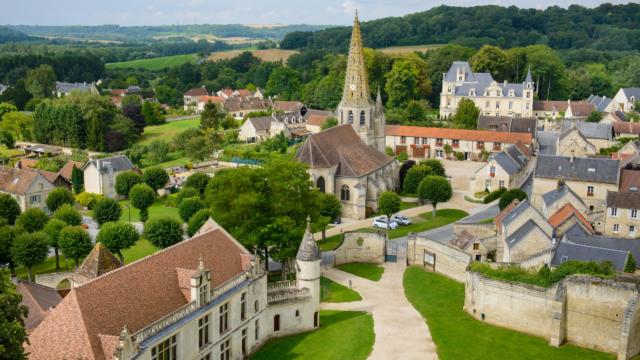 Vue sur le village < Septmonts