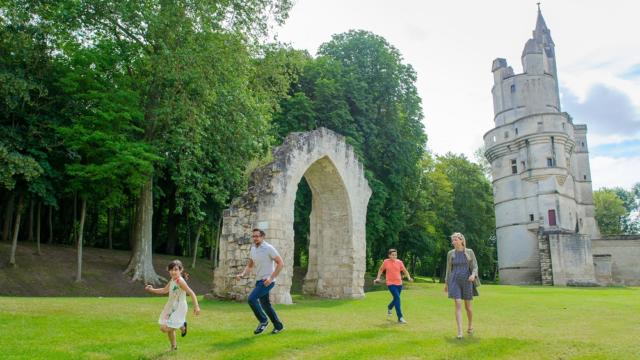 En famille < Donjon de Septmonts < Septmonts