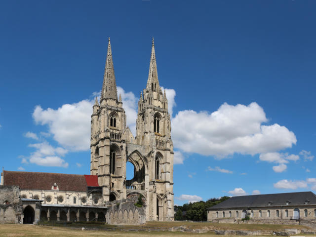 Façade < Abbaye Saint Jean Des Vignes < Soissons