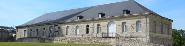 Arsenal < Abbaye Saint-Jean-des-Vignes < Soissons