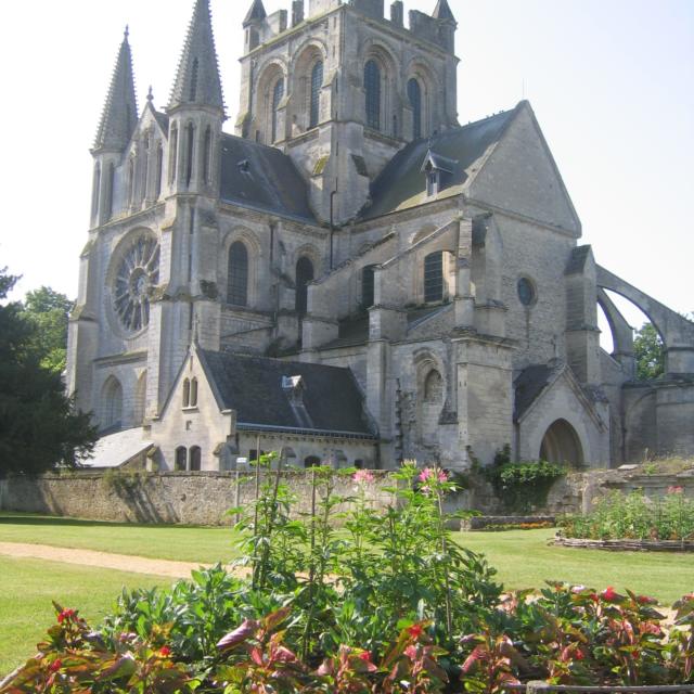 Eglise Saint-Yved < Braine