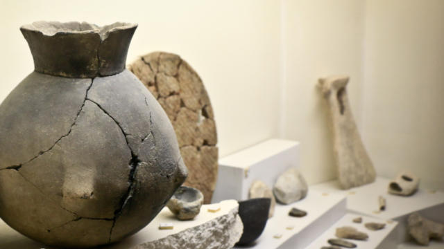 Représentation de vases < Salle d'archéologie < Musée Saint-Léger < Soissons