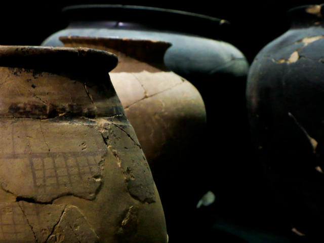 Vases < Salle d'archéologie < Musée Saint-Léger < Soissons