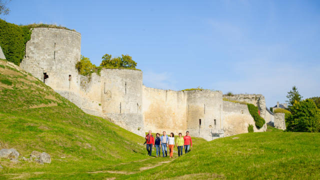 Randonnée < Coucy-le-Château