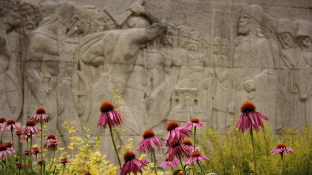 Scène Du Vase < Monument Aux Morts < Soissons