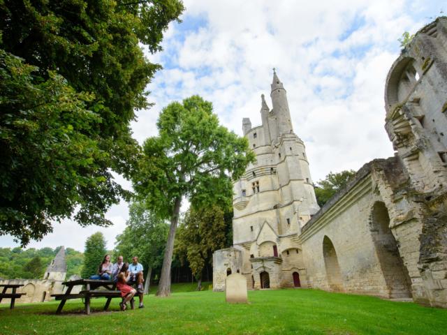 Donjon de Septmonts < Septmonts