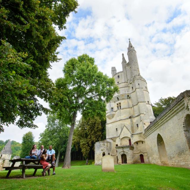 Donjon de Septmonts < Septmonts