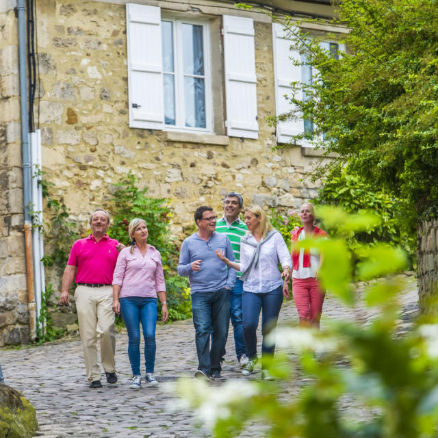 Een wandeling met vrienden < La Ferté-Milon