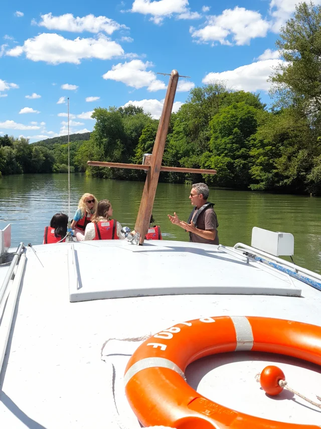 Faire du pédalos, du canoë ou du bateau sur la rivière Aisne près de Soissons