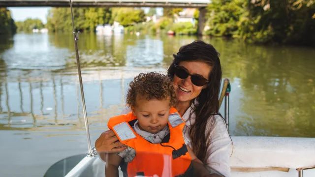 Balade en bateau, canoë sur la rivière Aisne