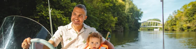 Balade en bateau, canoë sur la rivière Aisne