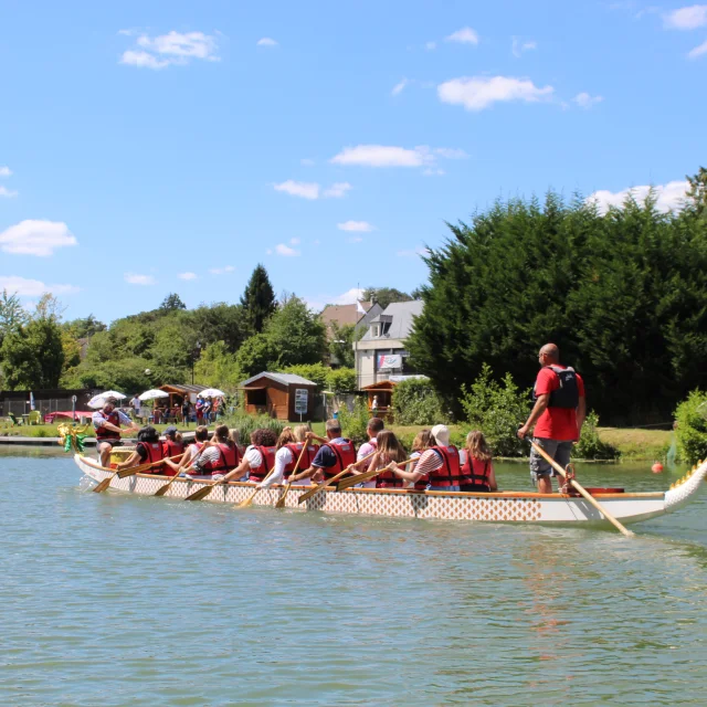 Dragon Boat sur la rivière Aisne. Pommiers-Soissons