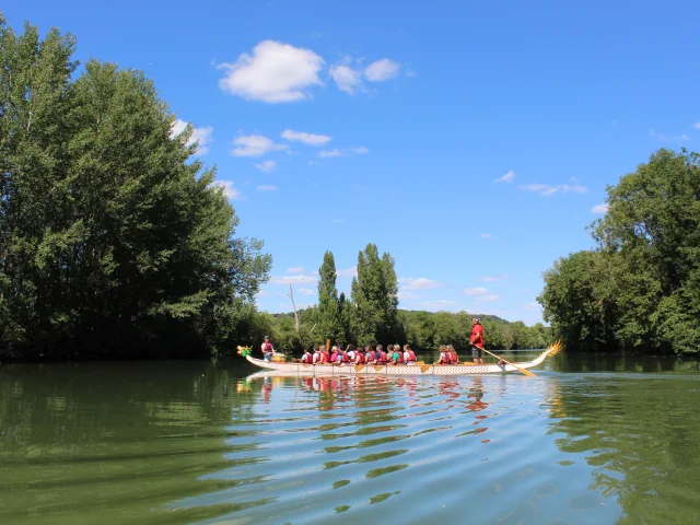 Dragon Boat sur la rivière Aisne. Pommiers-Soissons