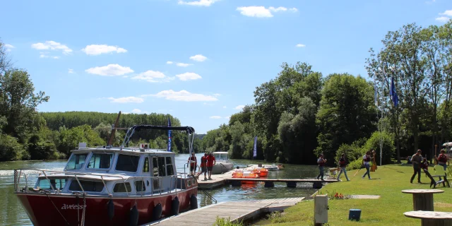 Faire du pédalos, du canoë ou du bateau sur la rivière Aisne près de Soissons